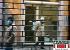 Liberi ma in prigione