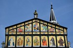 chiesa con affreschi
