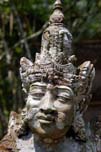 statue