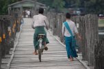 cycle on the bridge