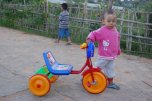 bambino e treciclo